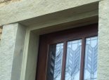Closeup of left marblleized corner