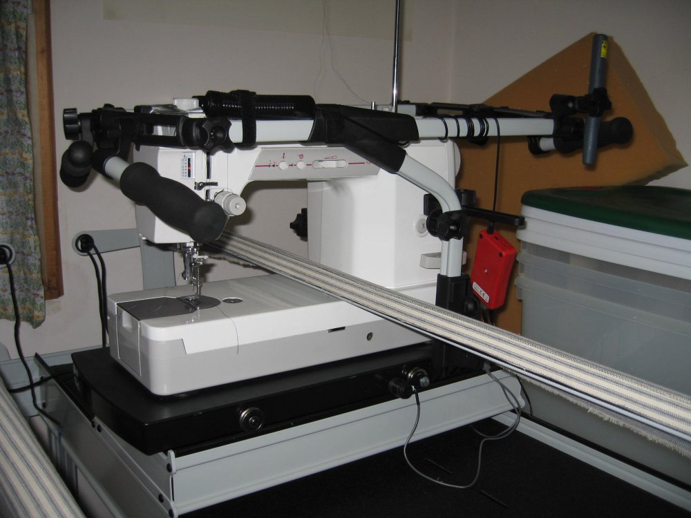 PFAFF Hobby 1200 GrandQuilter w/frame
