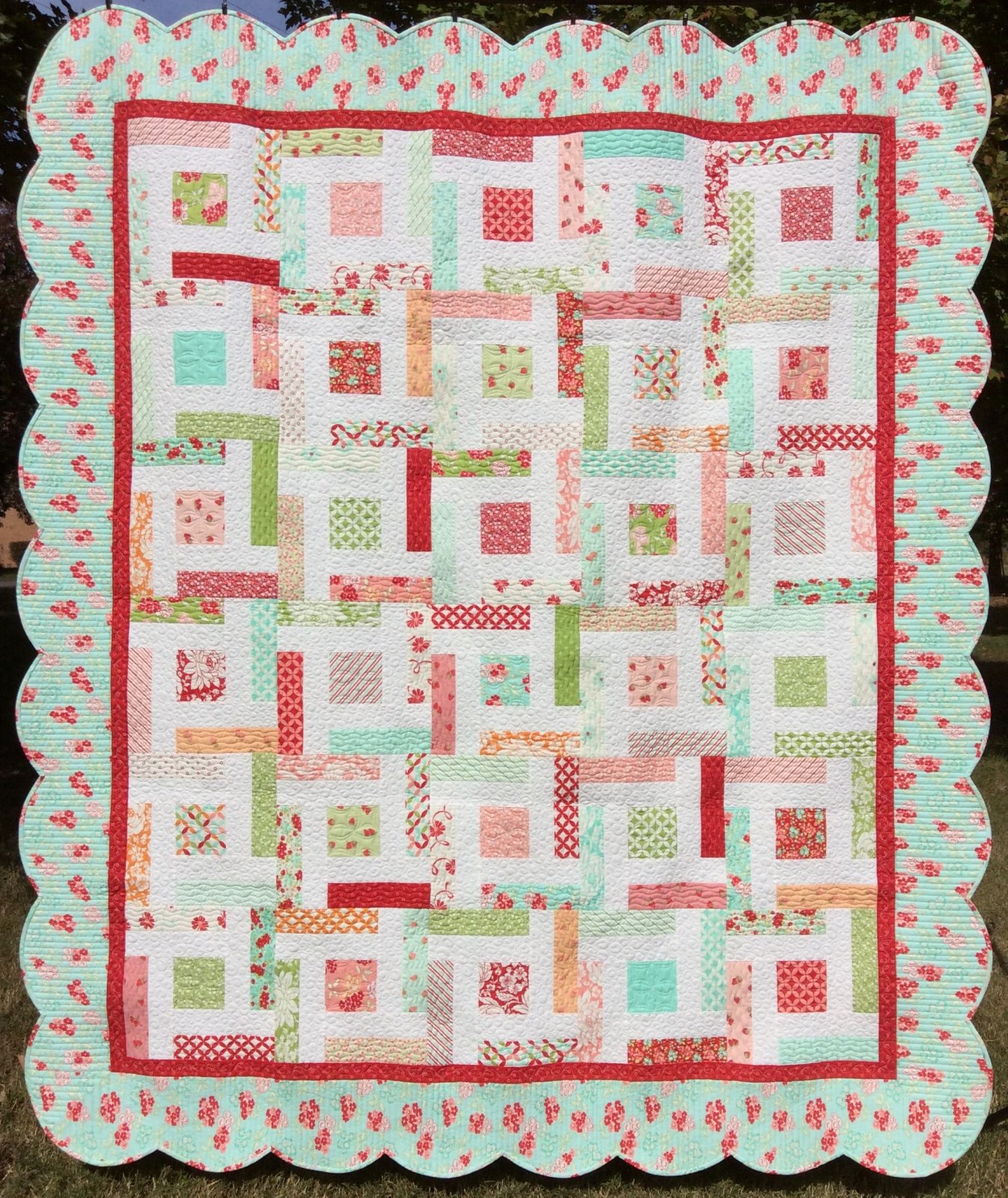 Hello Darling Quilt Kit with Scalloped Edge Border