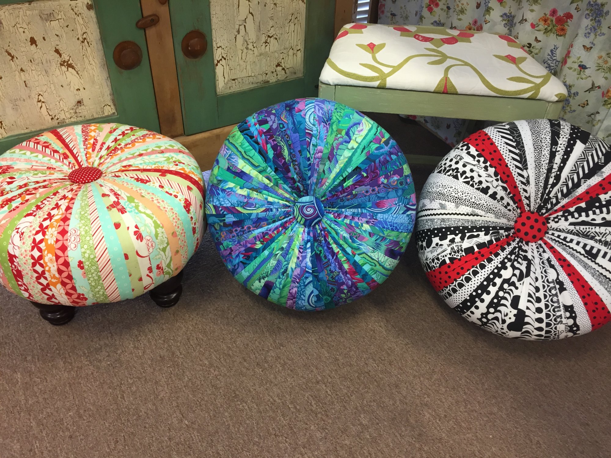 Quilter's Cocoon full service quilt shop Riverside, CA