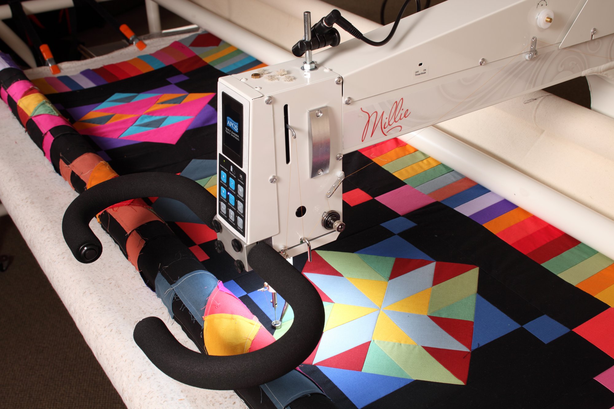 APQS LongArm Quilting Machine