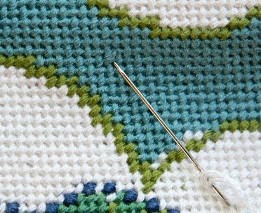 Stitching Outlines in Needlepoint