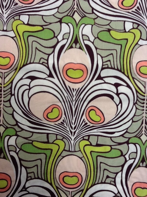 Q49 Peacock Art Deco Asia Feather Quilt Cotton Fabric